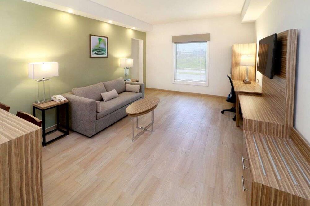 Foto de una habitación de Hotel Wyndham Garden Monterrey Valle Real