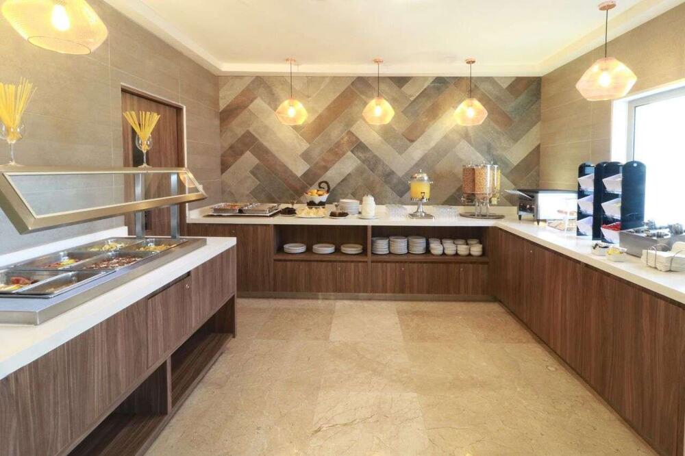 Foto de restauración de Hotel Wyndham Garden Monterrey Valle Real