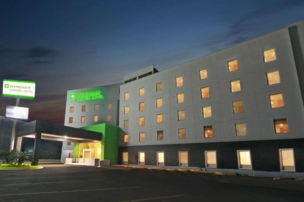 Foto del exterior de Hotel Wyndham Garden Monterrey Valle Real