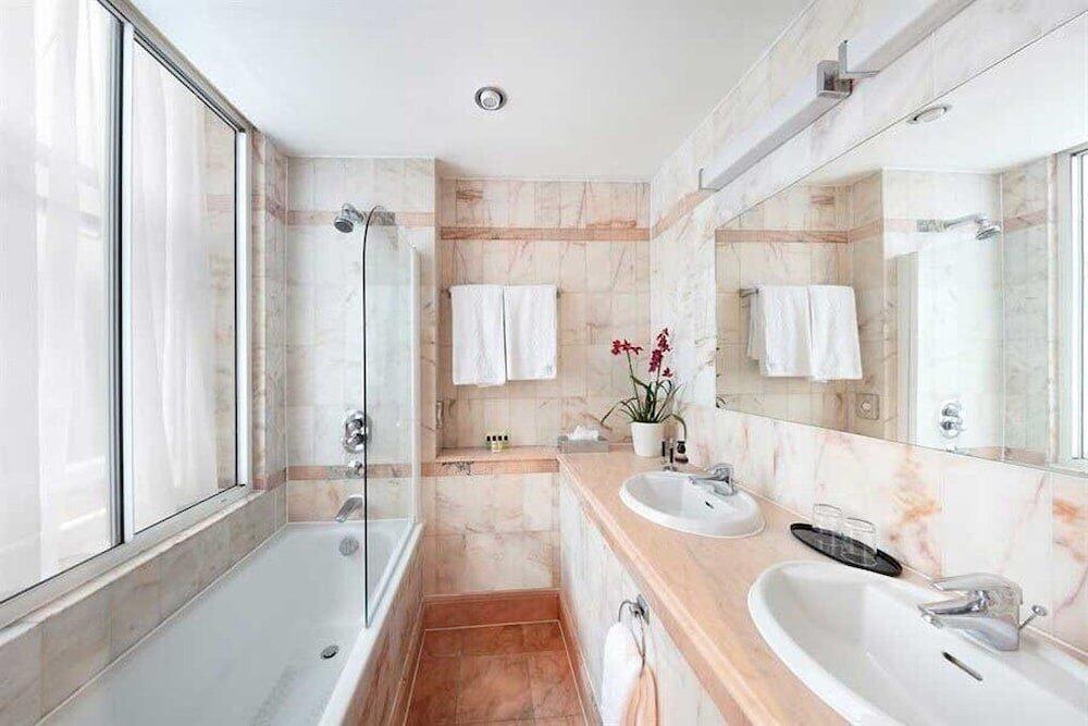 Foto del baño de Rochester Hotel by Blue Orchid
