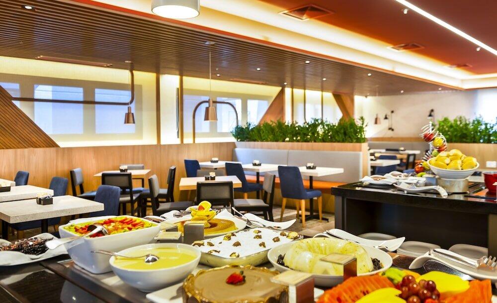 Foto de restauración de Hotel Hampton by Hilton Guarulhos Airport