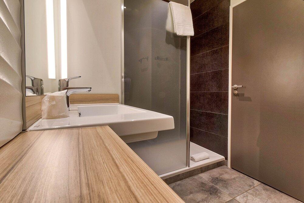 Foto del baño de Hotel Campanile Saint Jean De Luz
