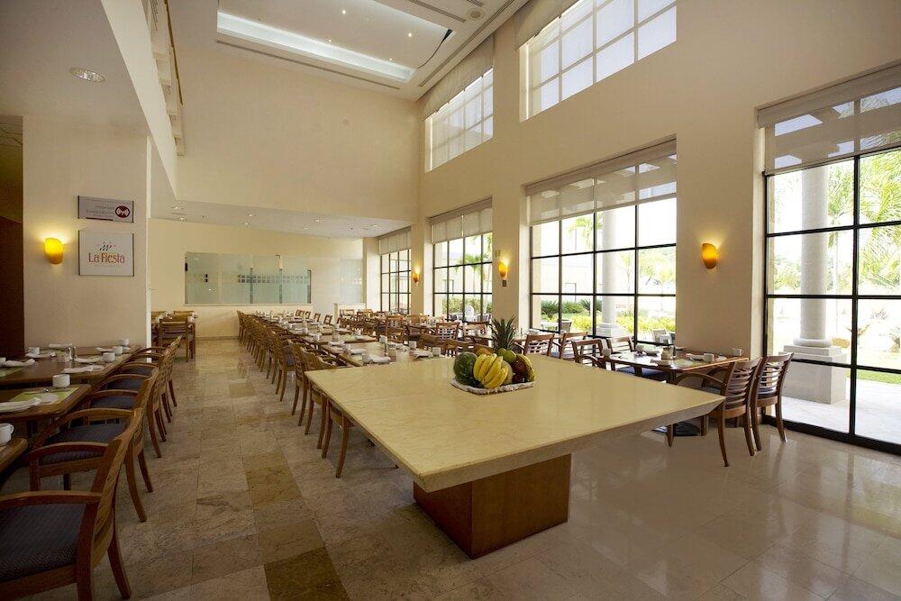 Foto de restauración de Hotel Fiesta Inn Colima