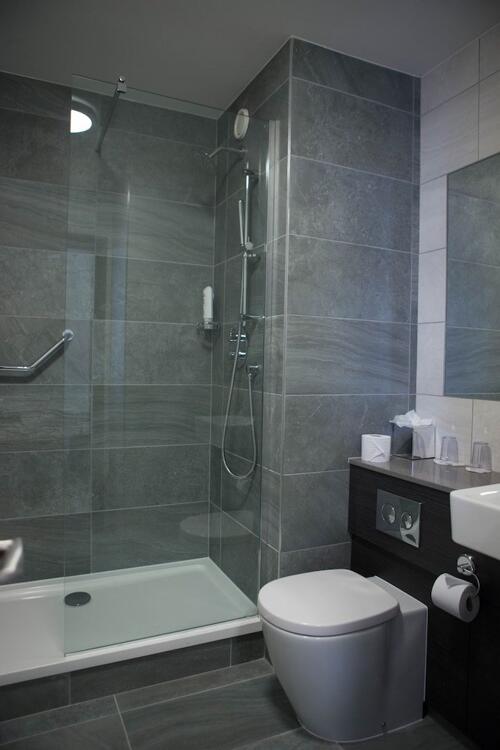 Foto del baño de Maldron Hotel Sandy Road Galway