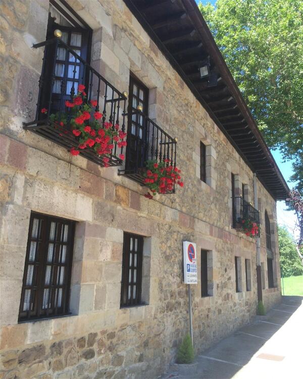 Foto del exterior de Hotel Santillana
