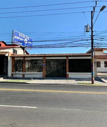 Foto del exterior de Hotel Berlor Airport Inn