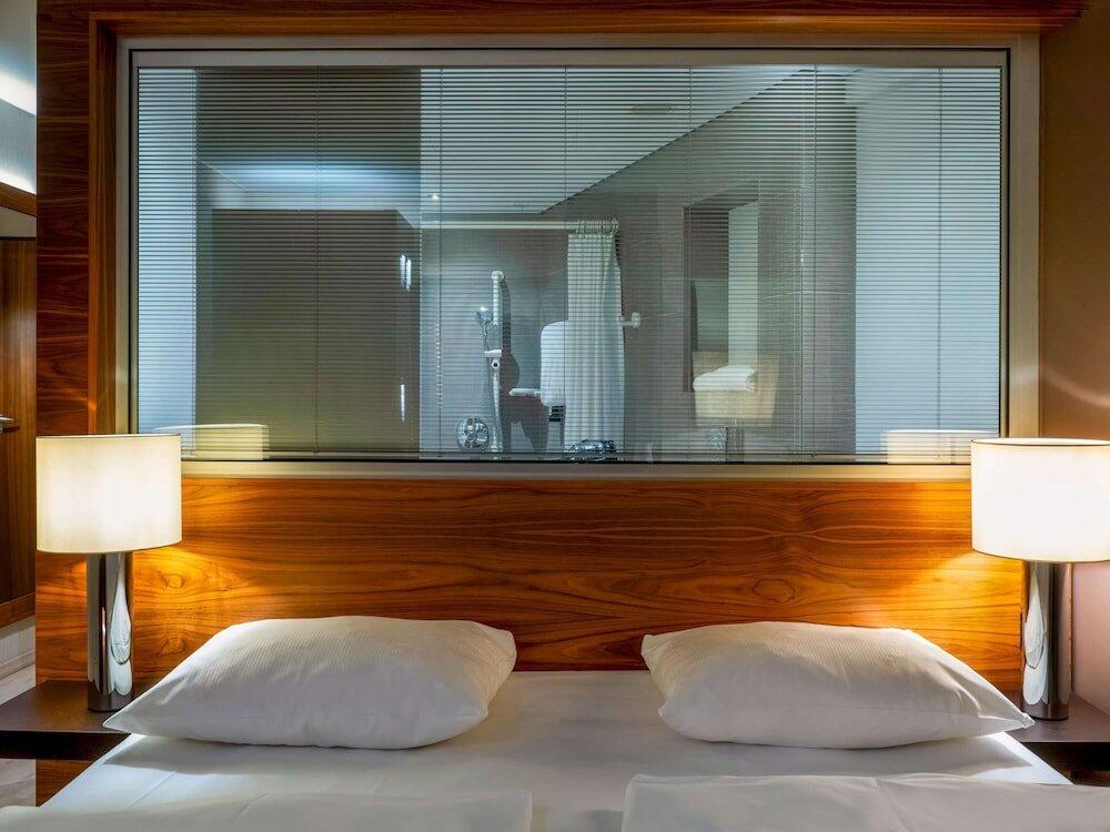 Room – Mövenpick Hotel Hamburg