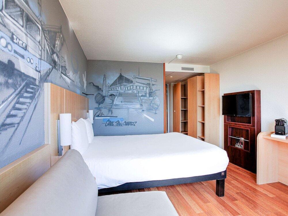 Foto de una habitación de Hotel ibis Marseille Centre Gare Saint Charles
