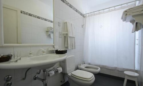 Foto del baño de Hotel Solar De La Plaza