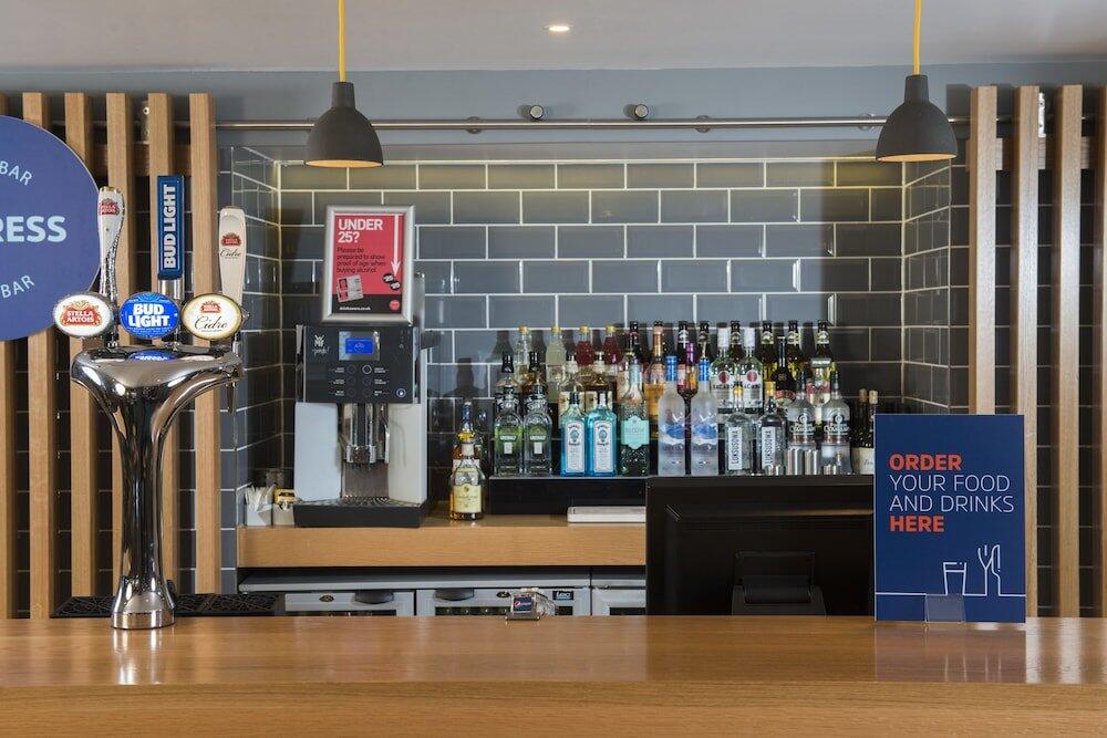 Foto de restauración de Holiday Inn Express Edinburgh - Leith Waterfront, an IHG Hotel