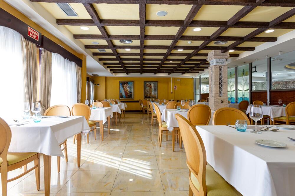 Foto de restauración de Hotel Daniya Denia Spa &amp;amp; Business 4*