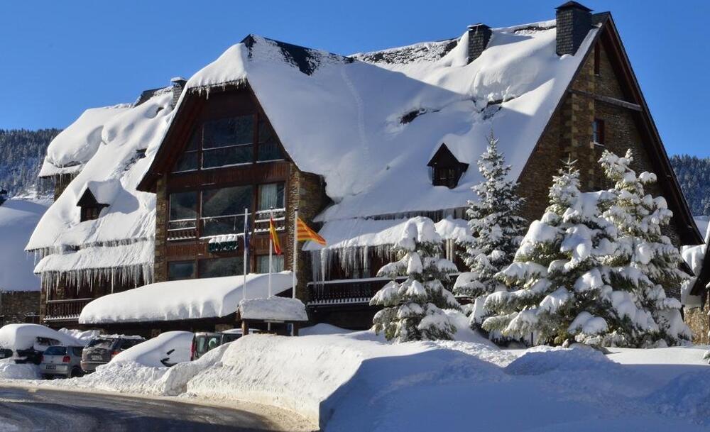 Foto del exterior de Hotel Chalet Bassibe by Silken