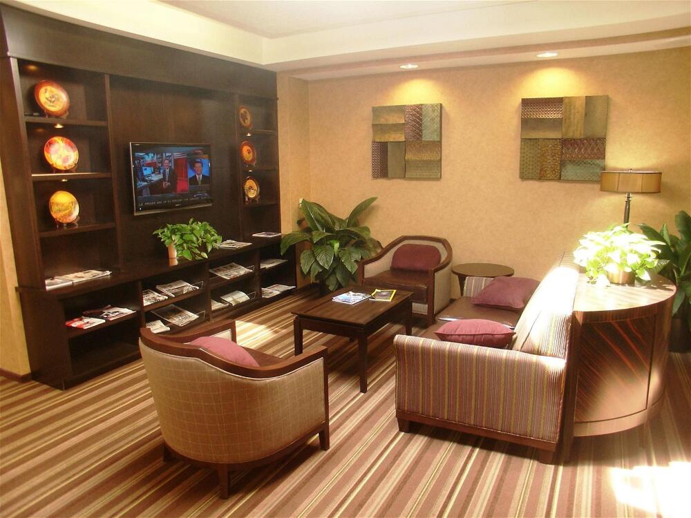 Foto de las zonas nobles de Hotel Armoni Inn &amp;amp; Suites