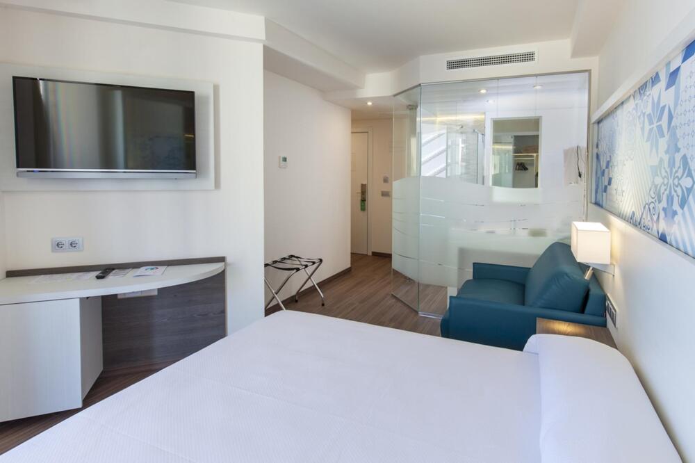 Foto de una habitación de Port Benidorm Hotel &amp;amp; Spa 4* Sup