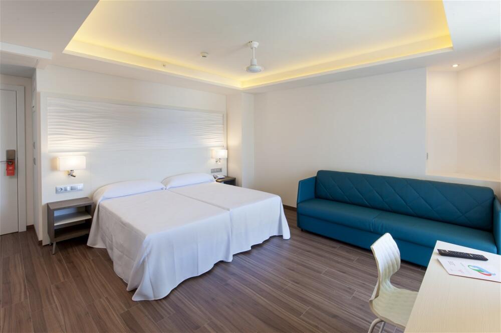 Foto de una habitación de Port Benidorm Hotel &amp;amp; Spa 4* Sup