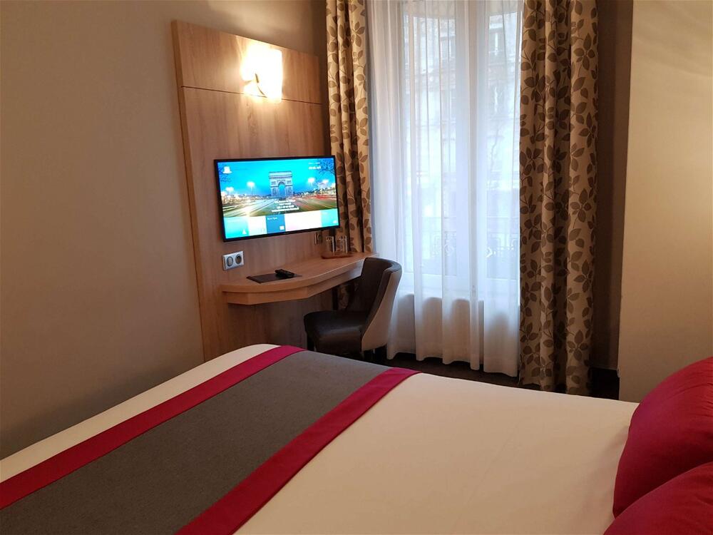 Foto de una habitación de Hotel Champerret Elysees