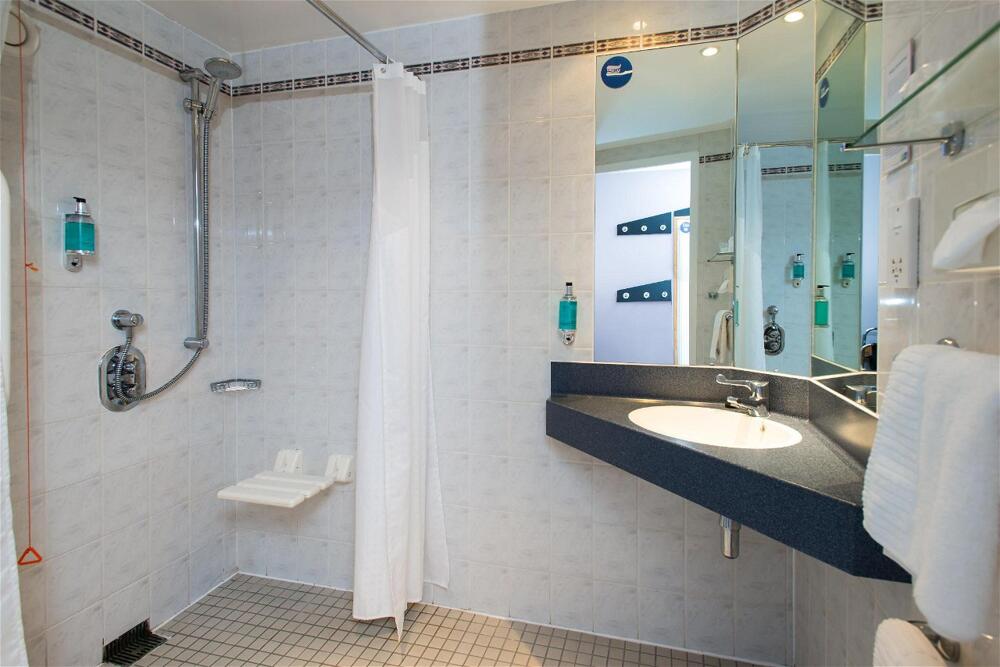 Foto del baño de Holiday Inn Express Manchester East, an IHG Hotel