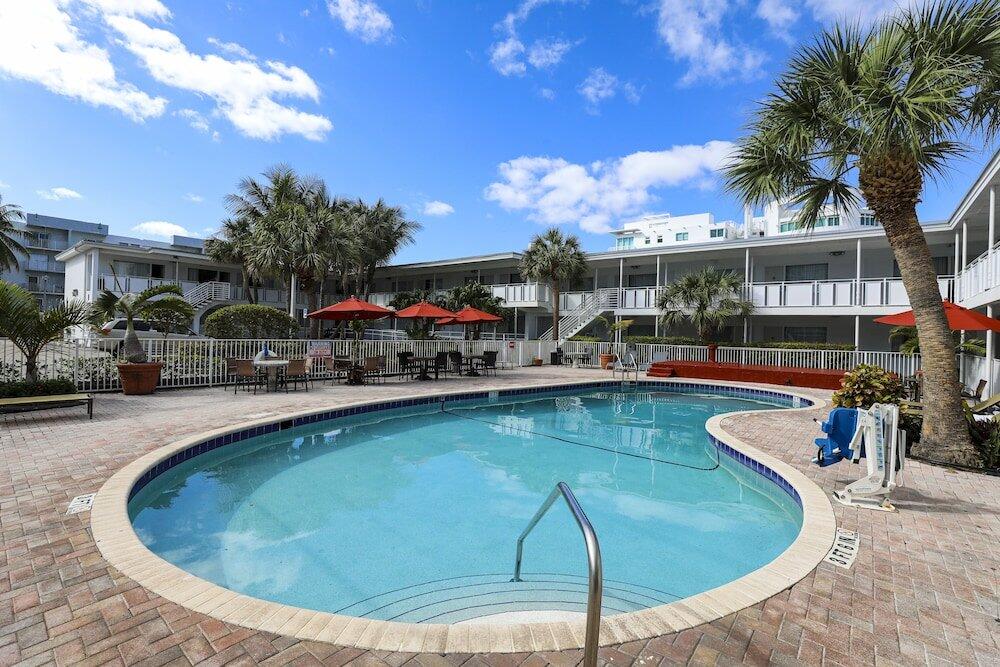 Foto del exterior de Collins Hotel