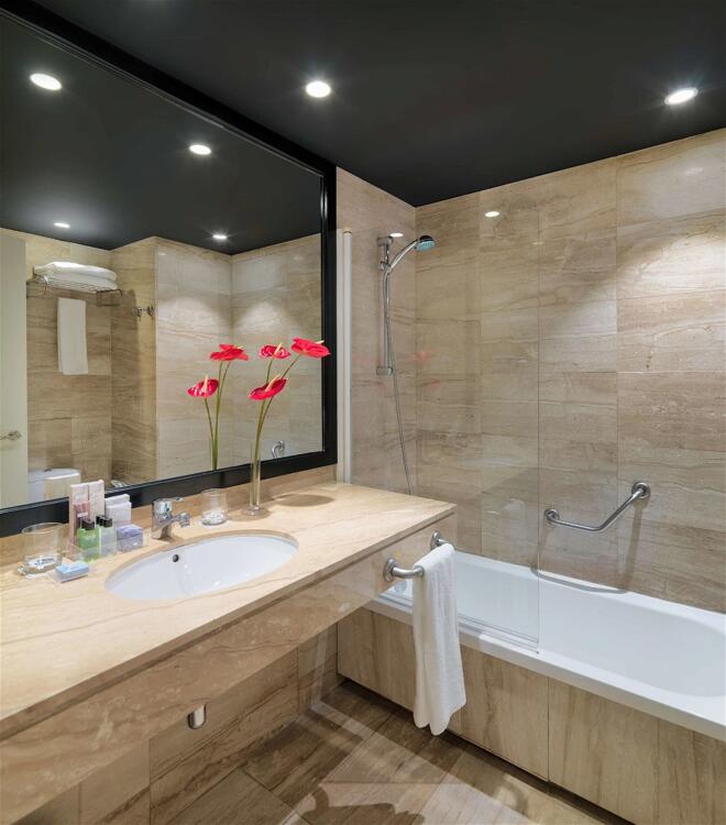 Foto del baño de Hotel H10 Itaca