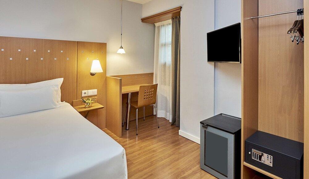 Foto de una habitación de Hotel NH Valencia Las Ciencias