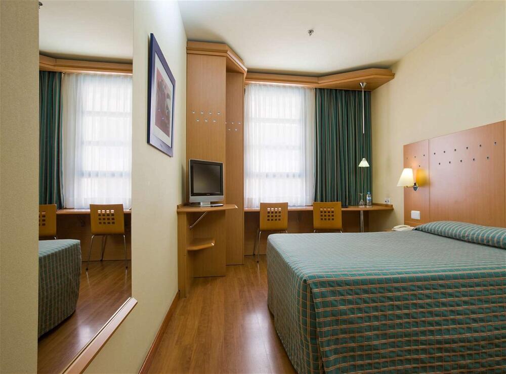 Foto de una habitación de Hotel NH Valencia Las Ciencias