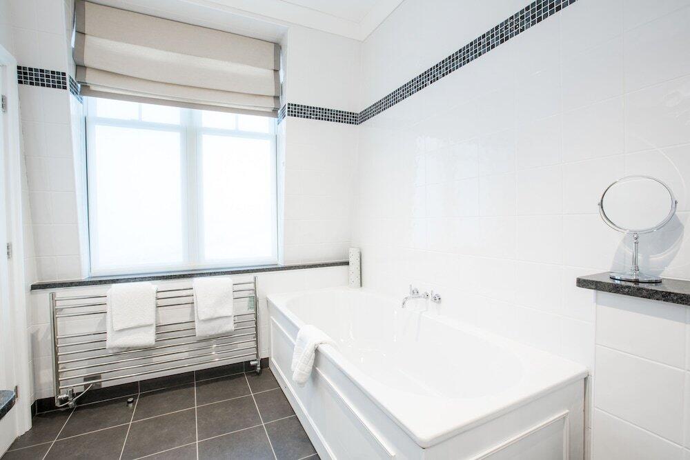 Bathroom – The Headland Hotel and Spa