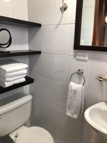 Foto del baño de Hotel Colonial San Agustin