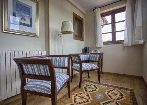 Foto de una habitación de Hotel Colonial de Santillana