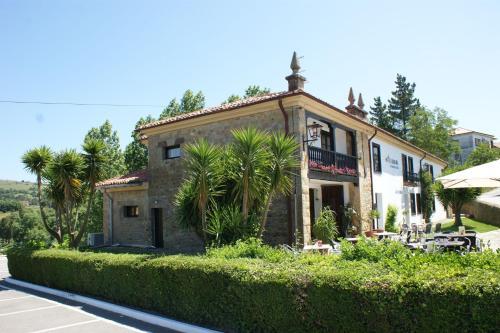 Foto del exterior de Hotel Colonial de Santillana