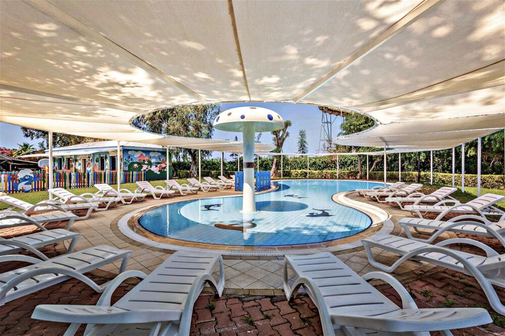 Foto de los servicios de Complejo Euphoria Palm Beach Resort