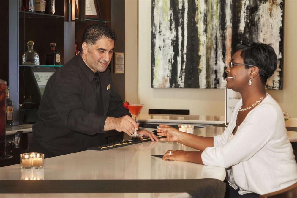 Foto de los servicios de Hotel Embassy Suites Savannah Airport