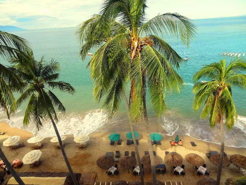 Foto del entorno de Emperador Vallarta Beachfront Hotel and Suites