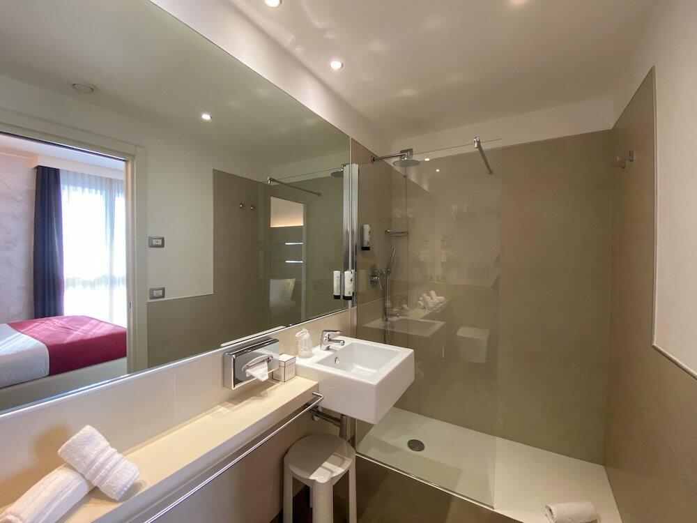 Foto del baño de AMEDIA Hotel Noventa