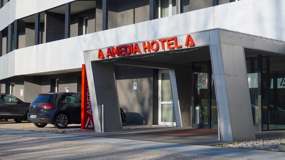 Foto del exterior de AMEDIA Hotel Noventa