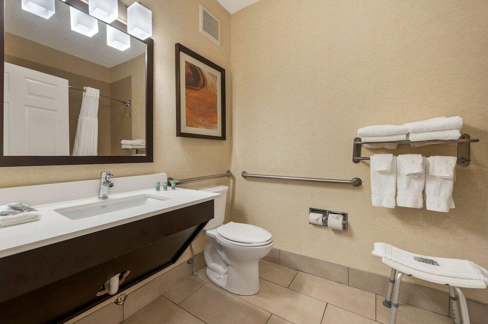 Foto del baño de Hotel Best Western Hilliard Inn &amp;amp; Suites