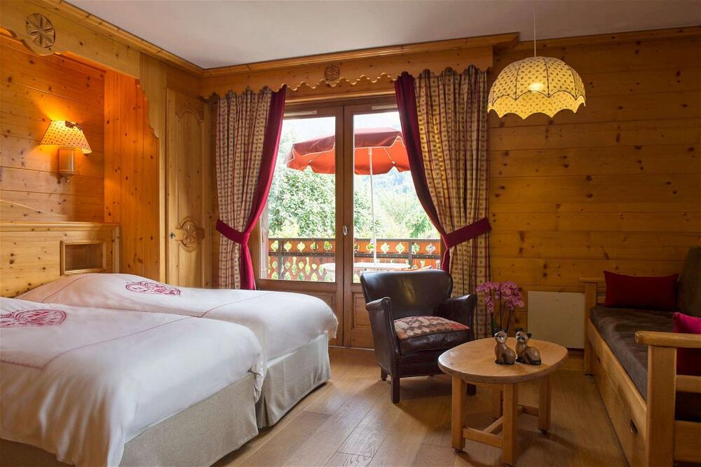 Foto de una habitación de Chalet-Hôtel Neige et Roc, The Originals Relais (Hotel-Chalet de Tradition)