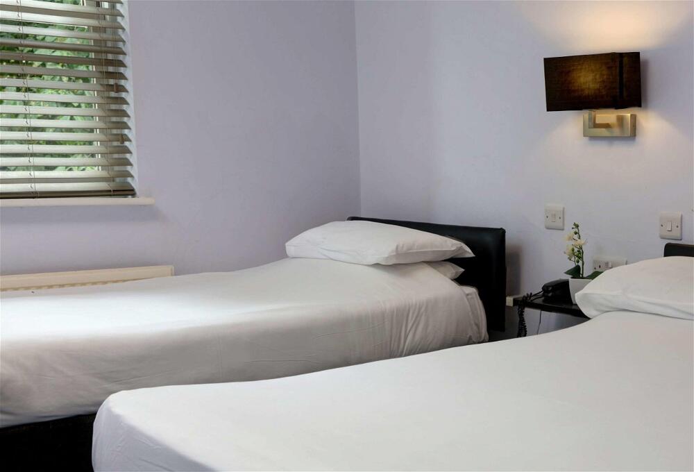Foto de una habitación de Sure Hotel by Best Western Reading