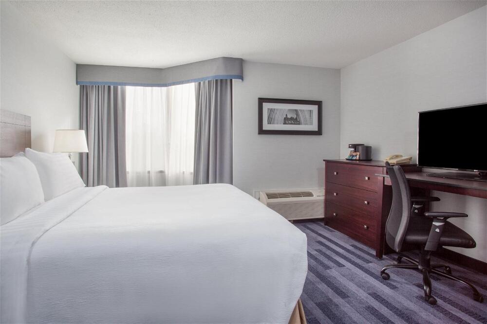 Foto de una habitación de Holiday Inn Ottawa East, an IHG Hotel