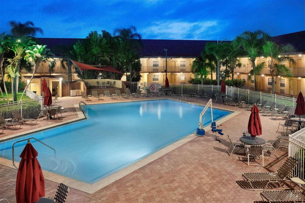Foto de los servicios de Hotel La Quinta Inn by Wyndham Cocoa Beach-Port Canaveral