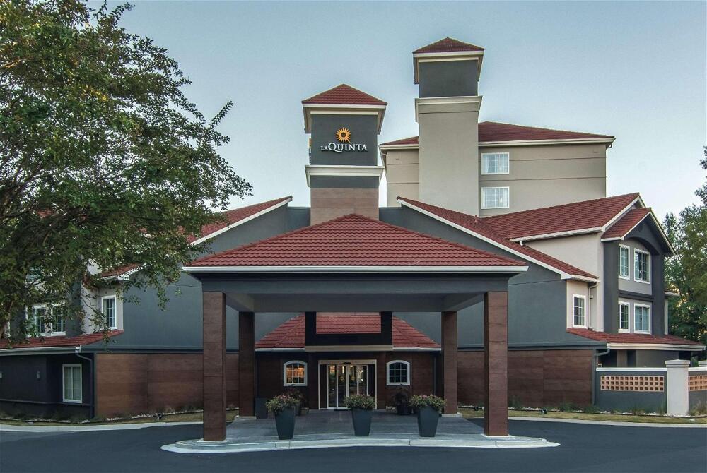 Foto del exterior de Hotel La Quinta by Wyndham Atlanta Perimeter Medical
