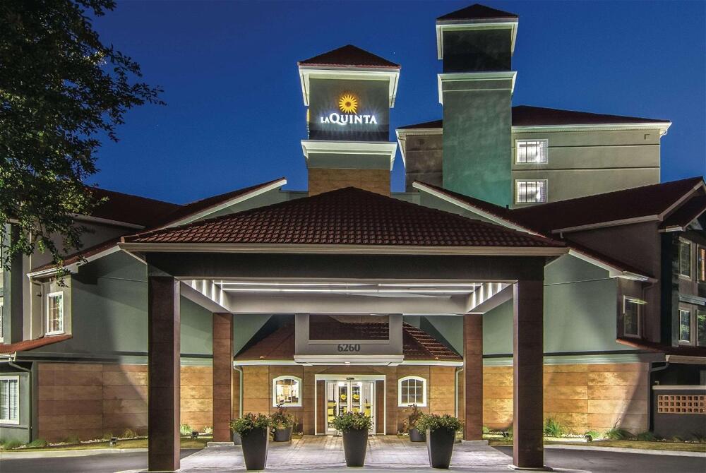 Foto del exterior de Hotel La Quinta by Wyndham Atlanta Perimeter Medical