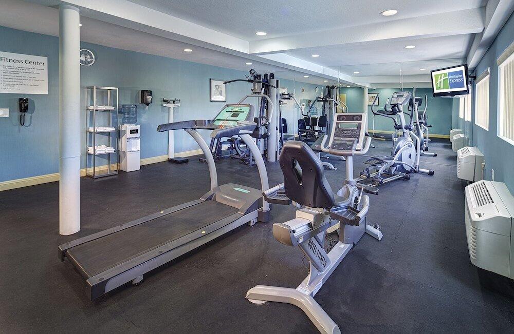 Foto de los servicios de Holiday Inn Express San Diego South - National City, an IHG Hotel
