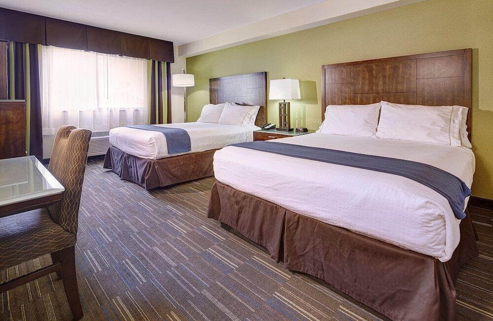 Foto de una habitación de Holiday Inn Express San Diego South - National City, an IHG Hotel
