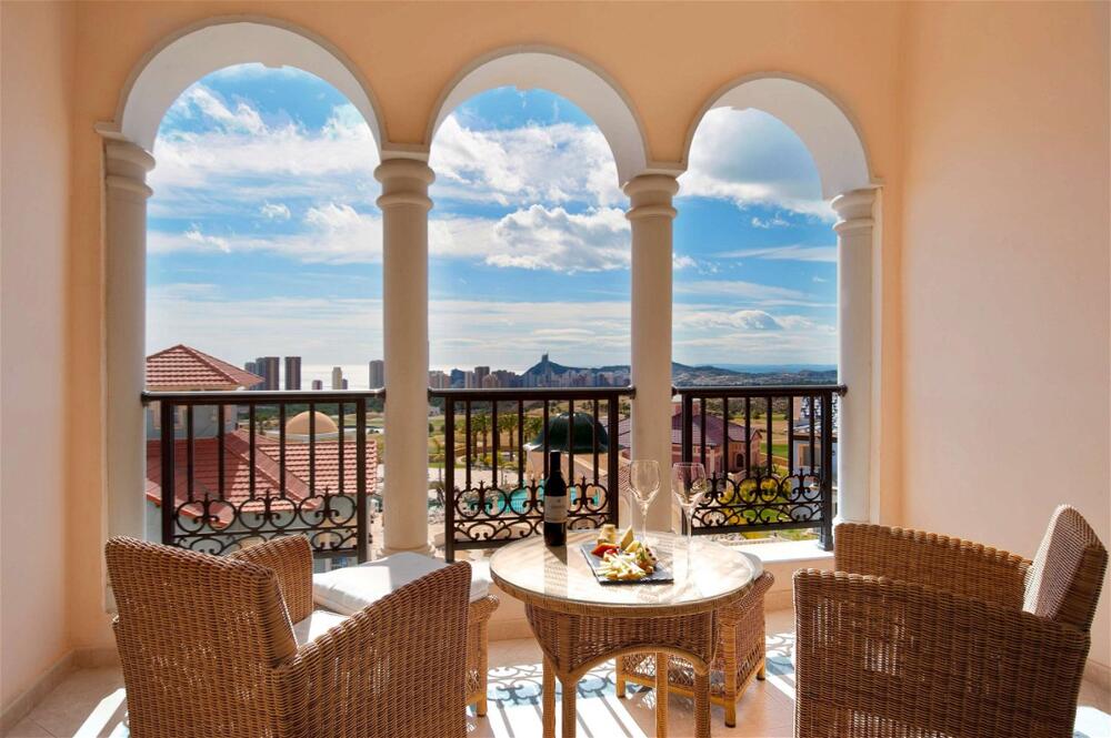 Foto de restauración de The Level at Meliá Villaitana