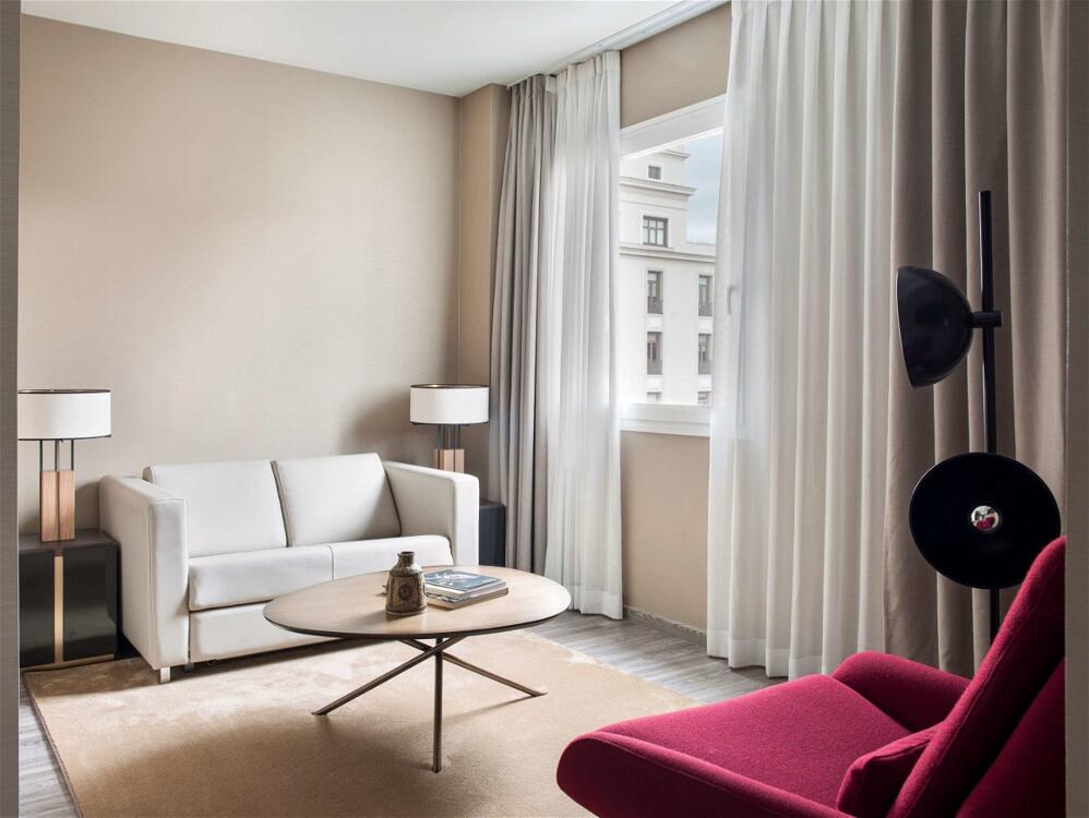 Foto de una habitación de Hotel NH Collection Madrid Suecia