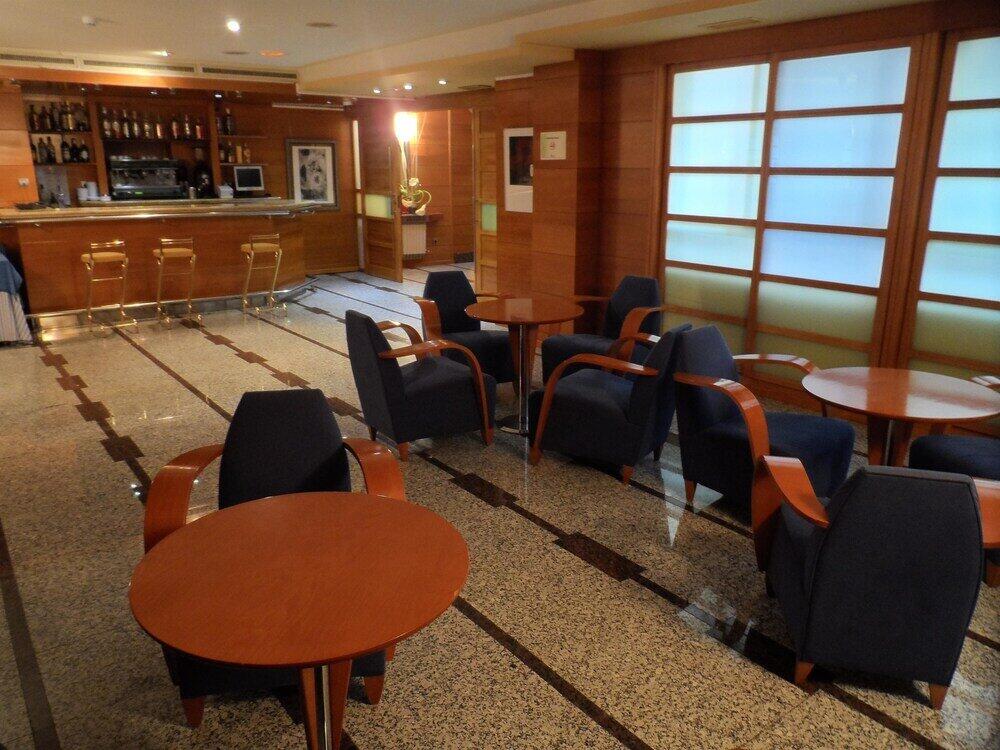 Foto de restauración de Hotel Sercotel Corona de Castilla