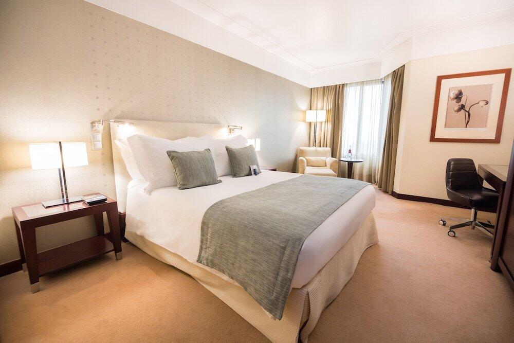 Foto de una habitación de Crowne Plaza Porto, an IHG Hotel