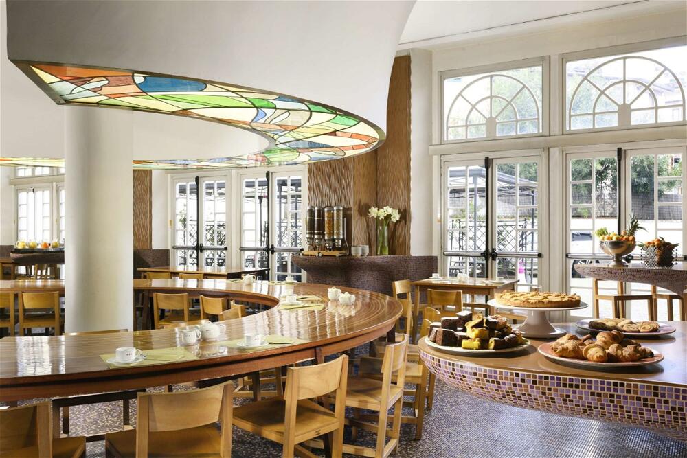 Foto de restauración de UNAHOTELS Vittoria Firenze
