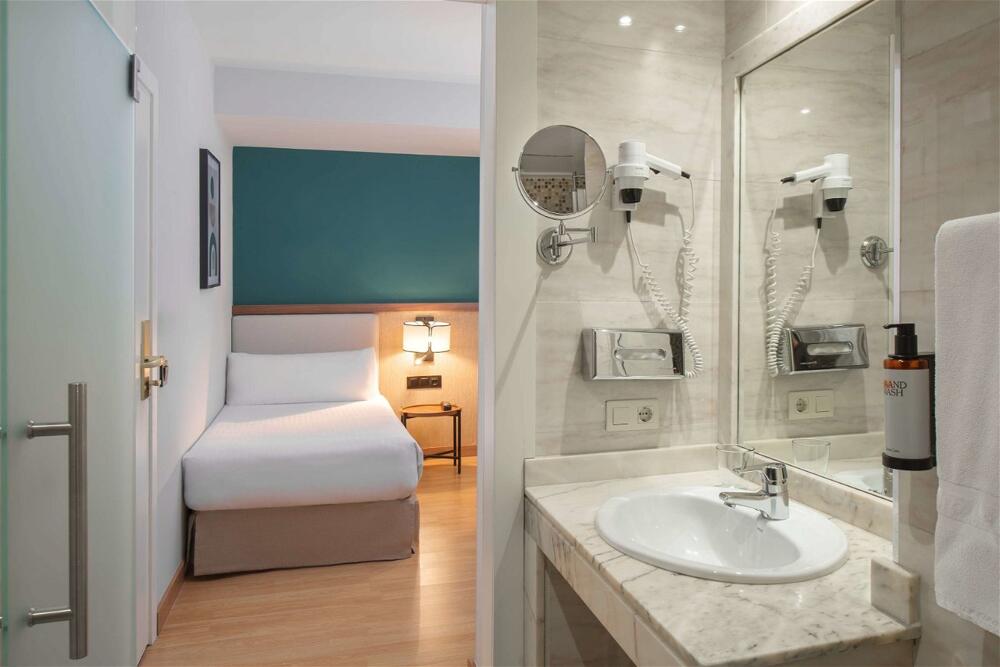 Bathroom – Hotel Elche Centro , affiliated by Melia