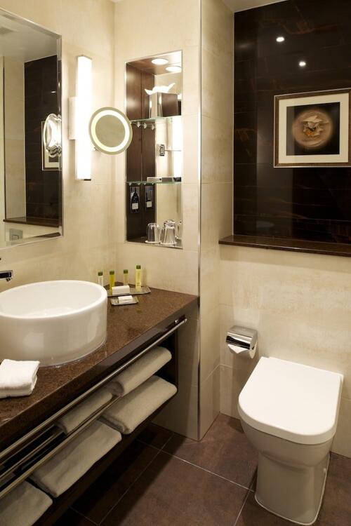 Foto del baño de Hotel DoubleTree by Hilton London Victoria
